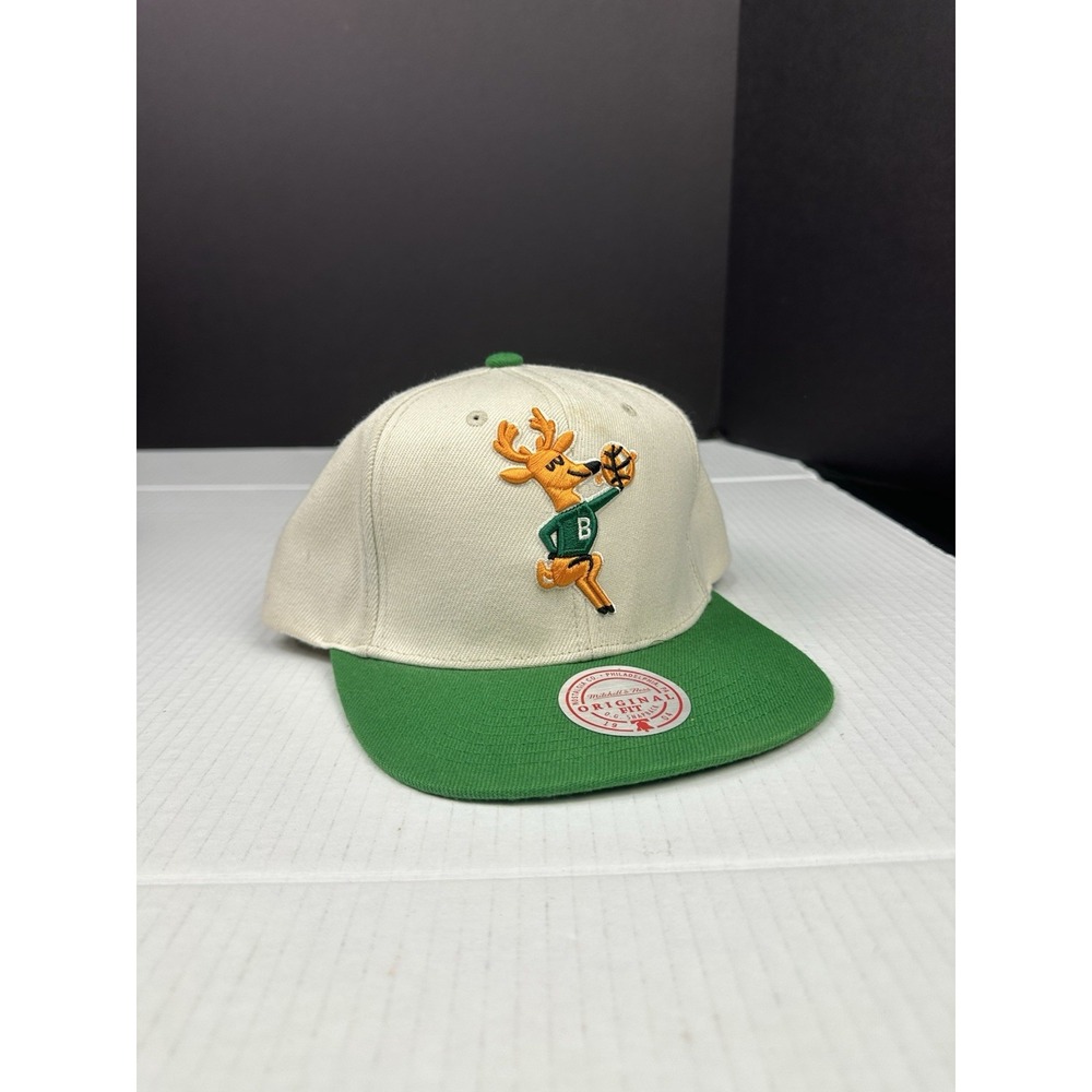 Mitchell & Ness NBA SNAPBACK HWC Milwaukee Bucks Back In Action